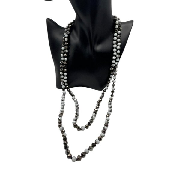 **NWT Endless Beaded Necklace - Picture 4 of 8